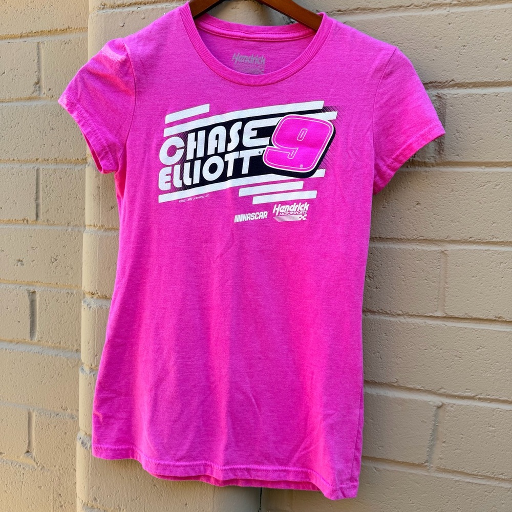 Hendrick Motorsports Chase Elliott  #9‎ Pink Graphic Tee